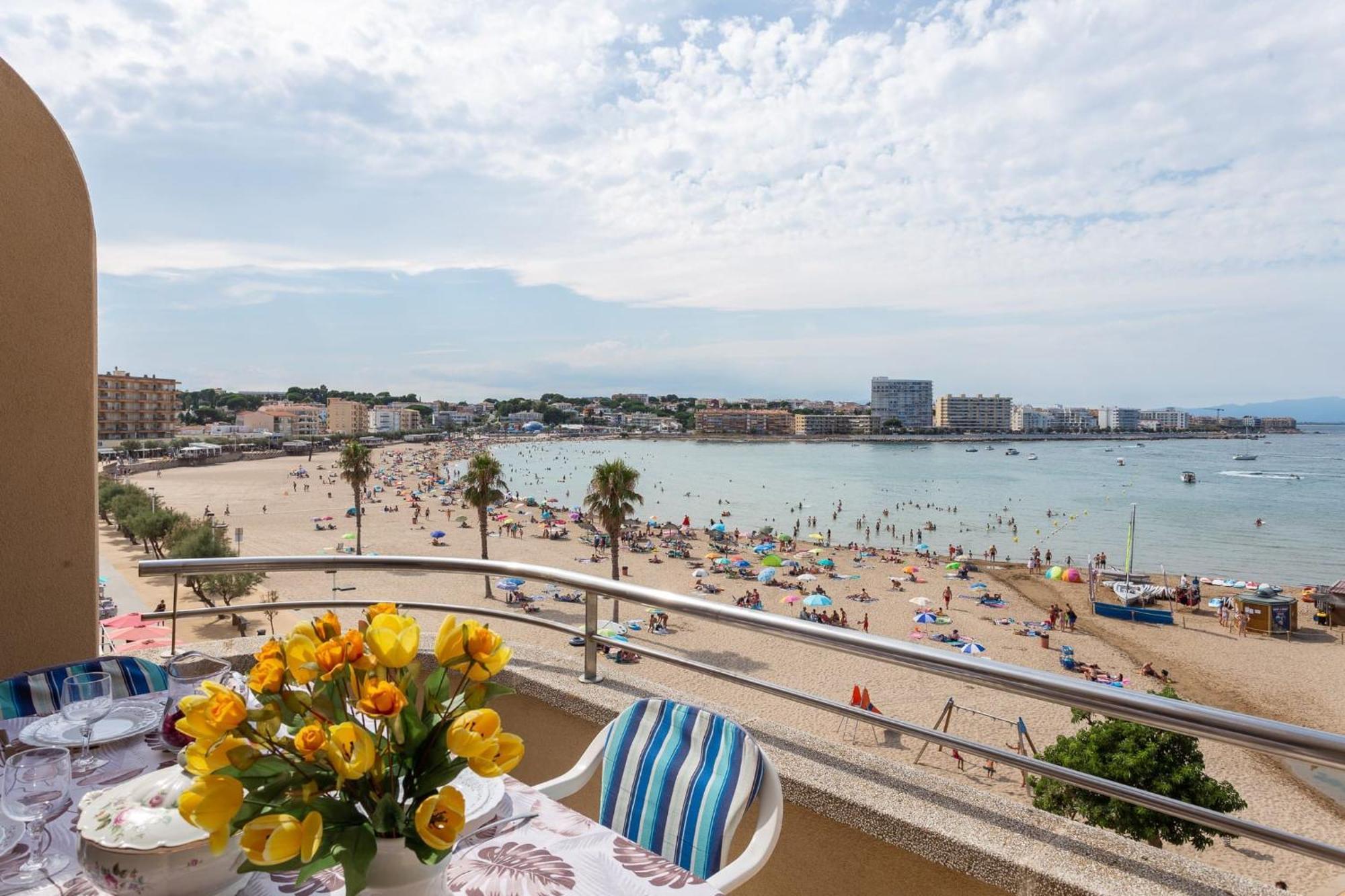 شقة Passeig Del Mar L' Escala المظهر الخارجي الصورة